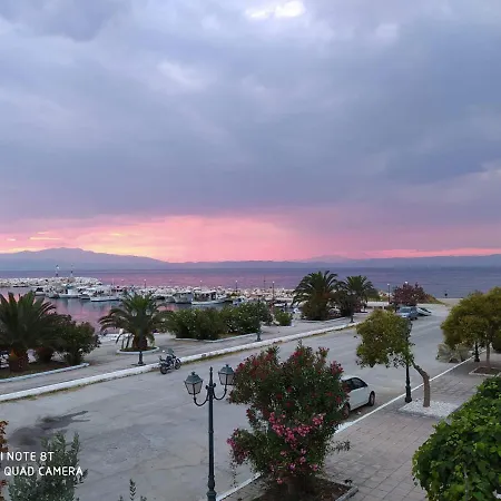 Seaside Deluxe Apartment