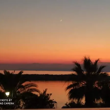 Seaside Deluxe Apartment Skala Kallirakhis